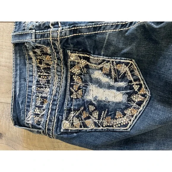 Miss Me Easy Cropped Mid Rise Jeans Dark Wash Embellished Size 27 Y2K Straight - Picture 11 of 13